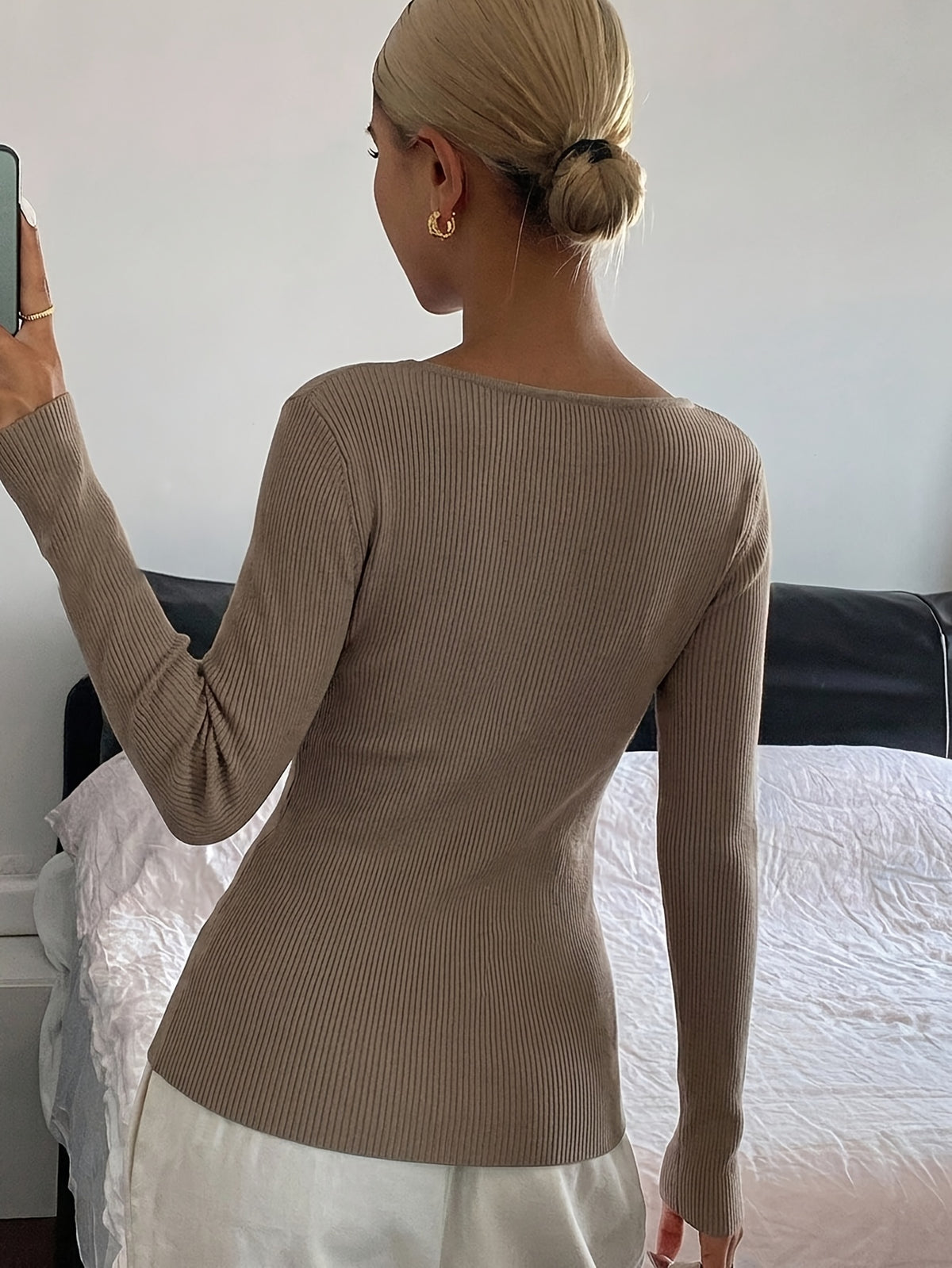 Fitted Ribbed V-Neck Button Cardigan