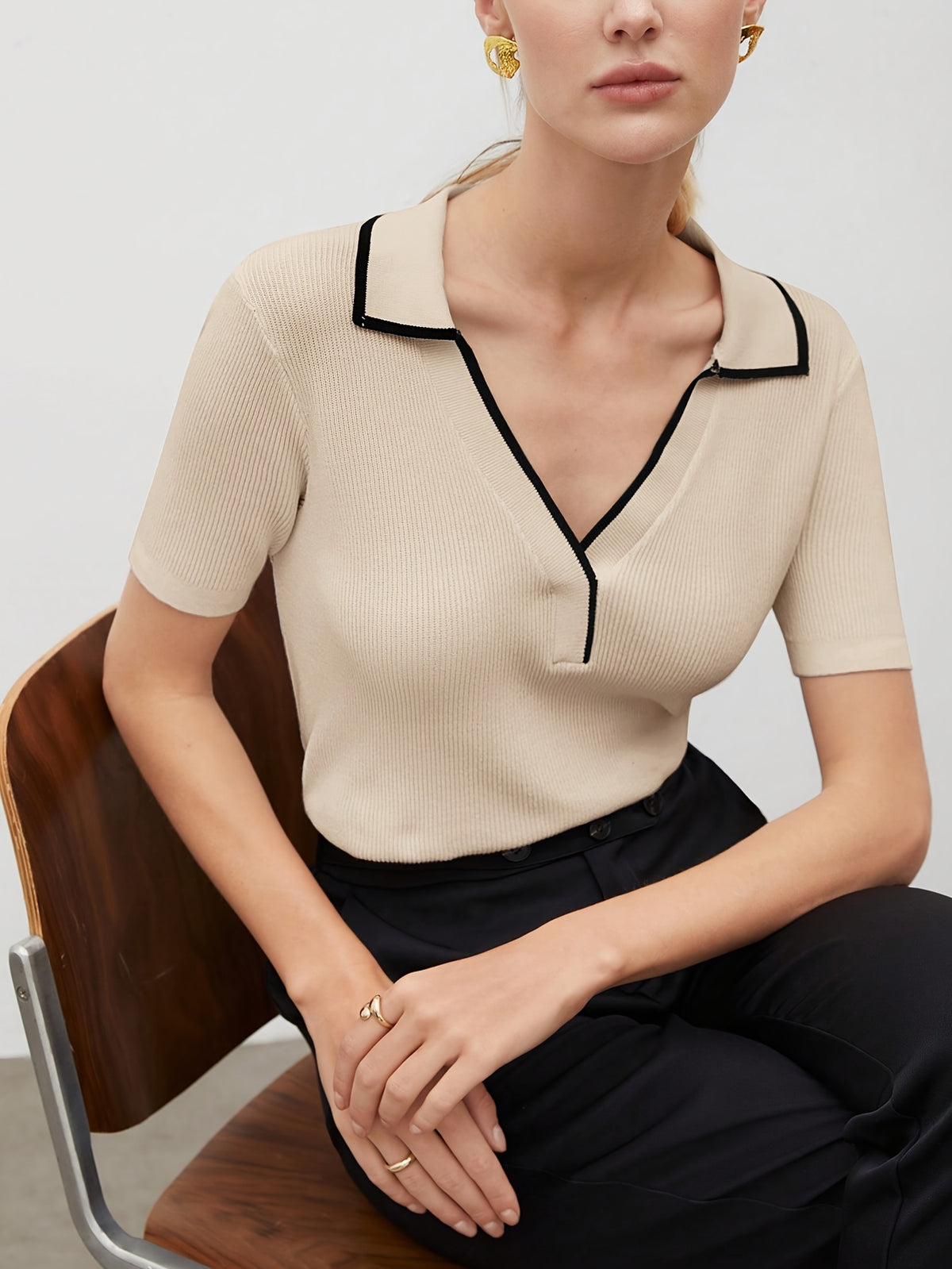 Contrast Trim Polo Collar Knit Top
