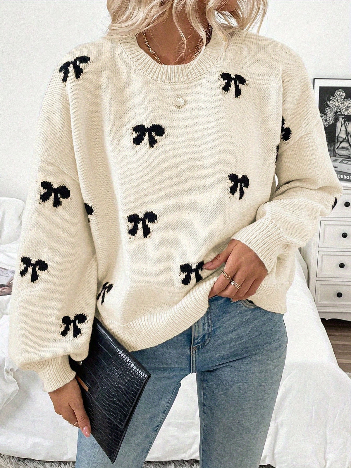 Bow Pattern Crew Neck Sweater