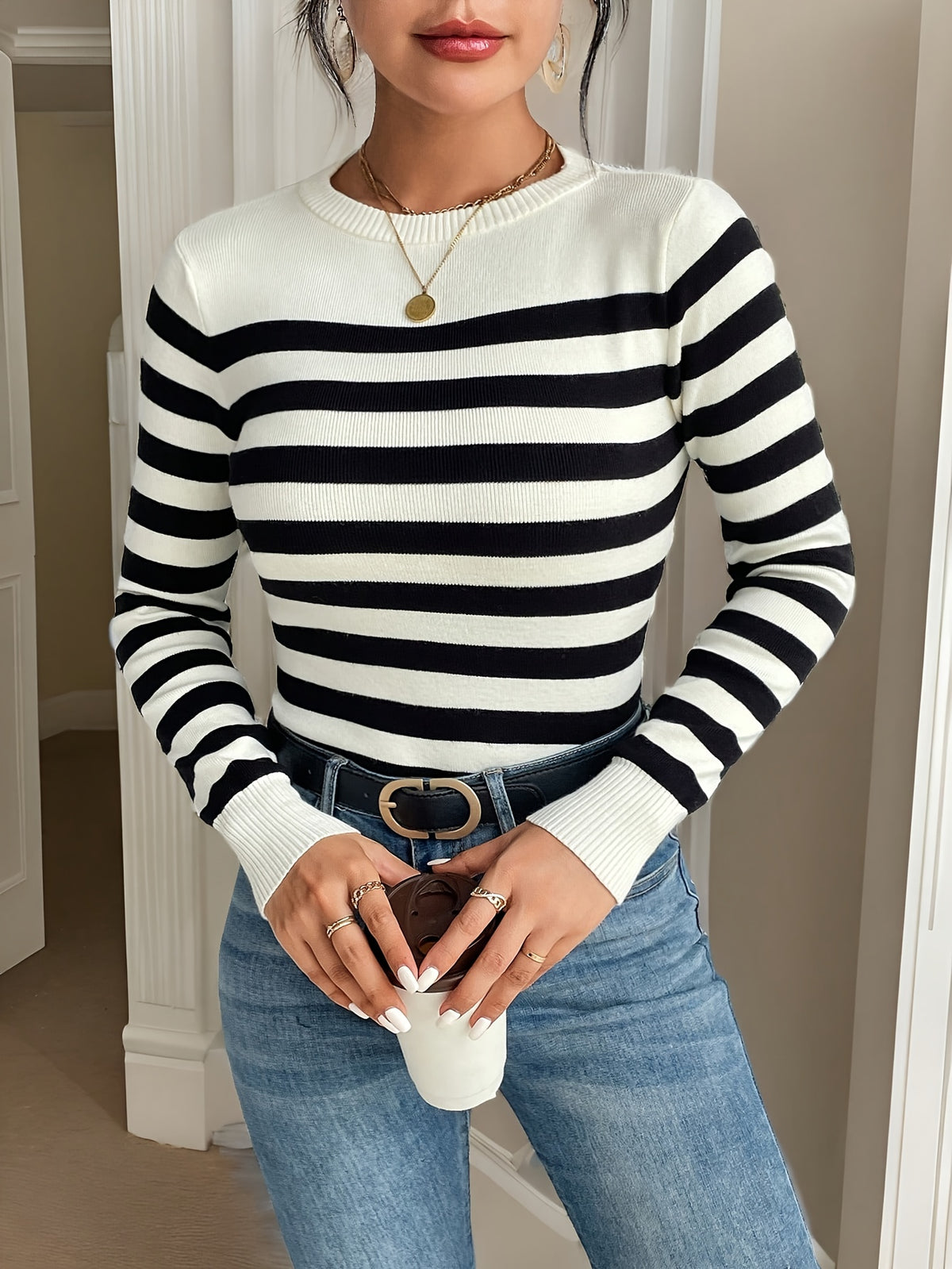 Fitted Stripe Crew Neck Knit Top
