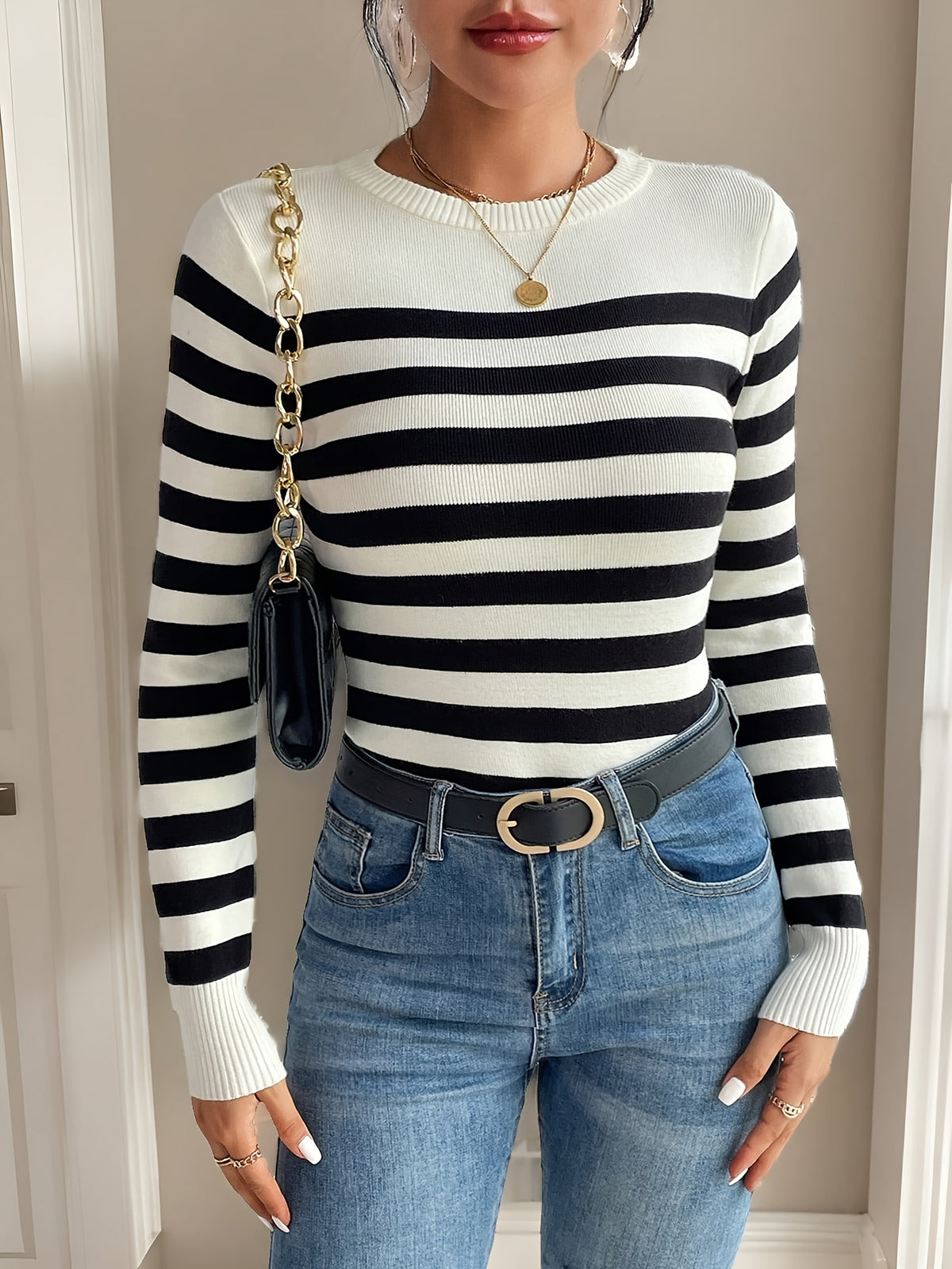 Fitted Stripe Crew Neck Knit Top