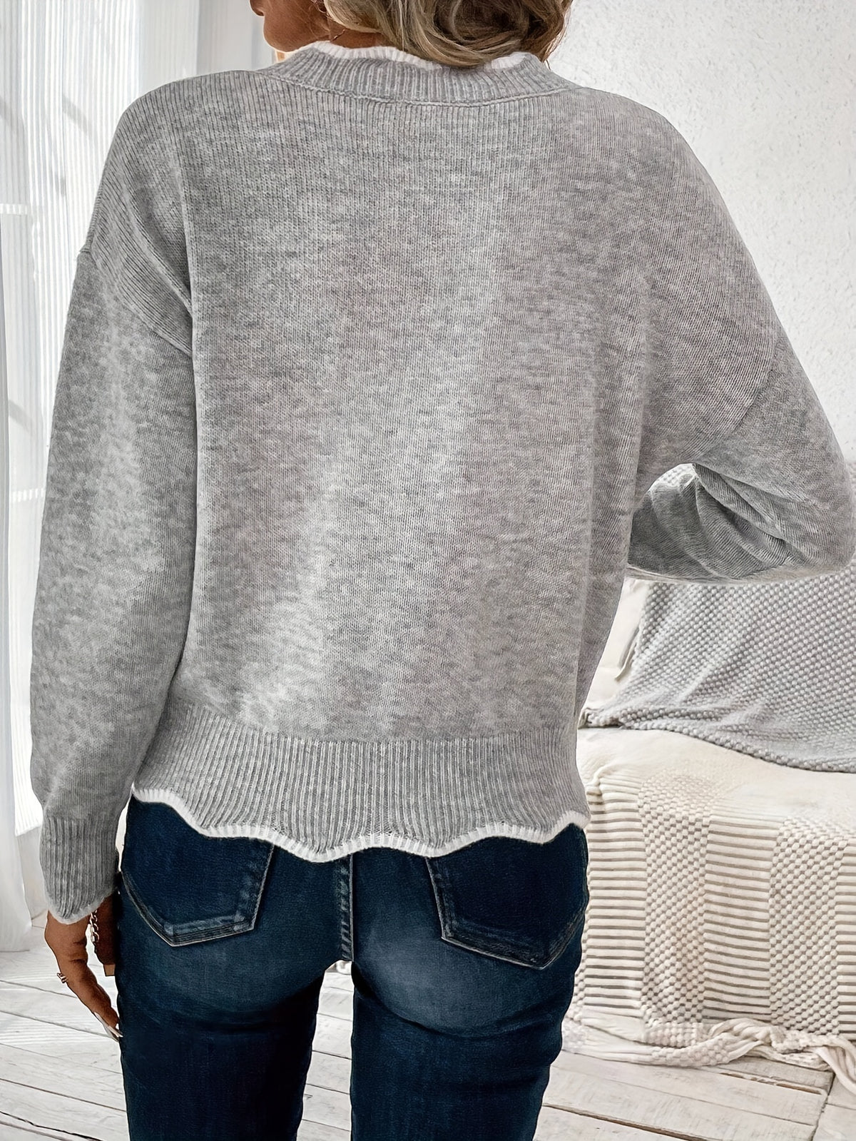 Scalloped Trim V-Neck Sweater