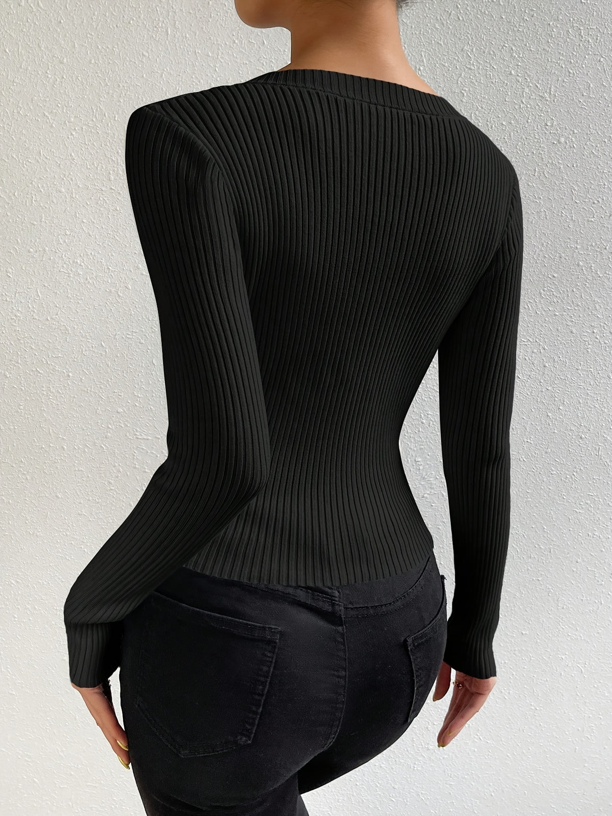 Ribbed Scoop Neck Fitted Sweater
