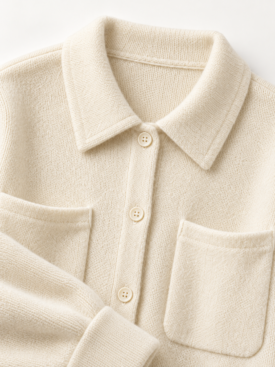 Two-Pocket Shirt in White — knit detail